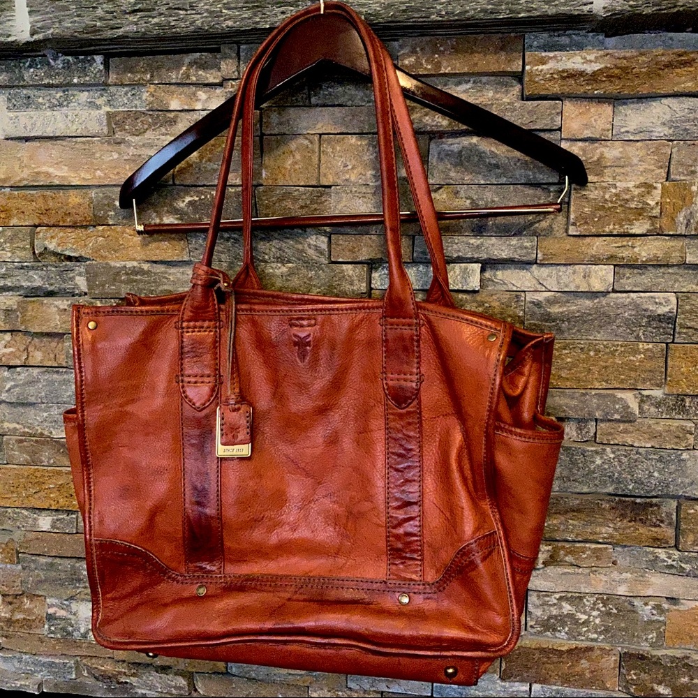 Frye Campus Shopper